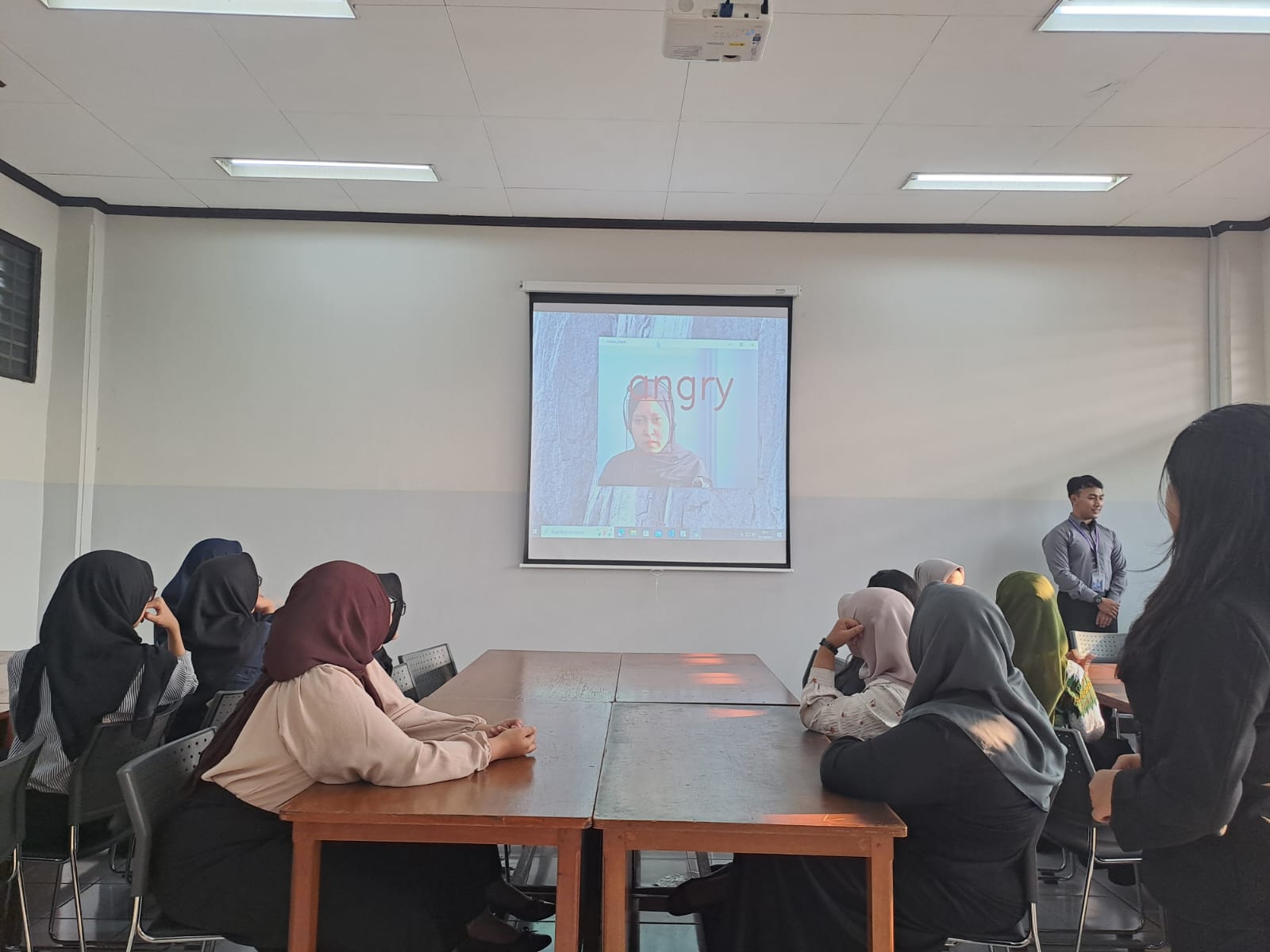 Laboratorium Laboratorium Psikologi Dasar